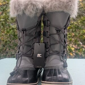 Sorel Women's Gray Winter Boots